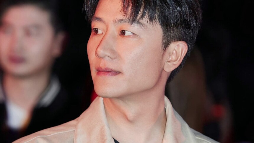 黄轩与王雷片场吵架闹辞演 工作室晒通告单否认传闻