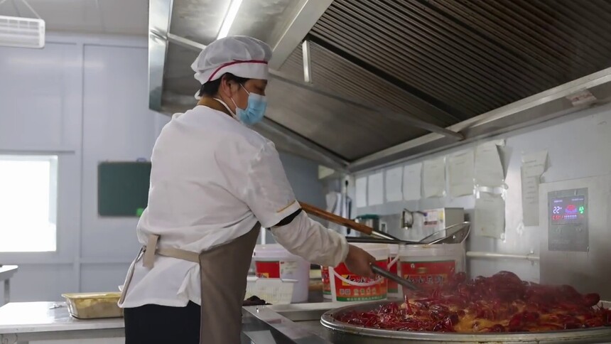 江苏洪泽：小龙虾线上销售旺