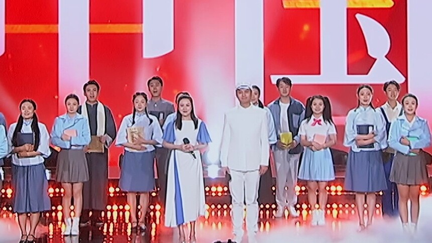 侯京健王紫凝《有我》