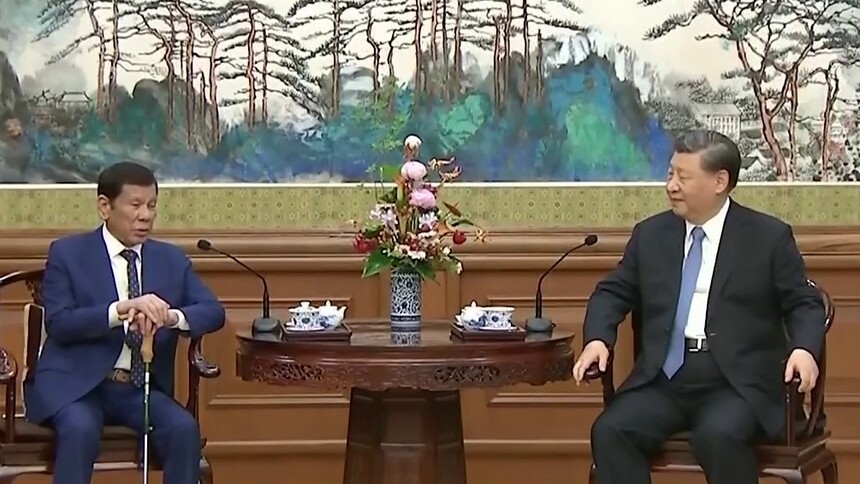 习近平会见菲律宾前总统杜特尔特