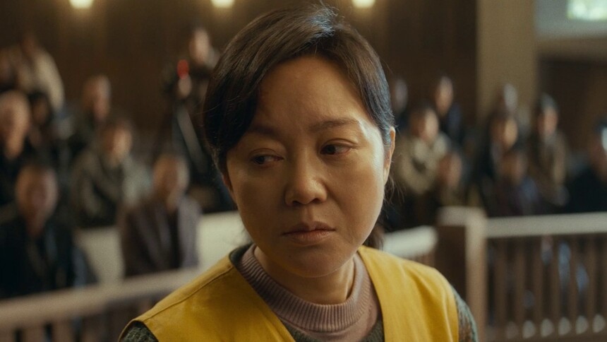 《最后的真相》发“恶女”角色预告 闫妮上演“换脸式”演技