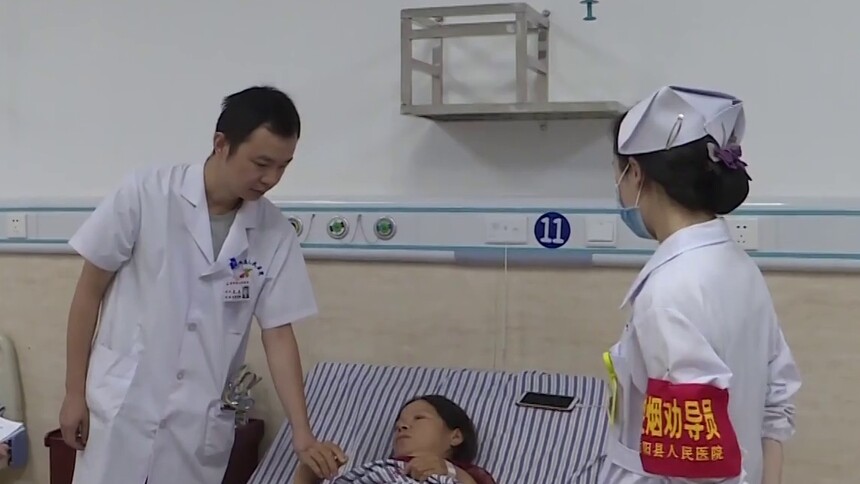 党旗在基层一线高高飘扬 李立：“医”心向党 守医者初心