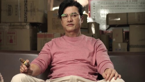 《毒蜂》终极预告 多方交战演绎缉毒行动
