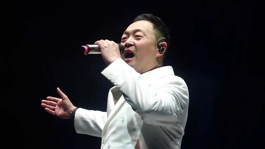 钟伟《三个小丑》新歌发布 希望给更多人带去共鸣