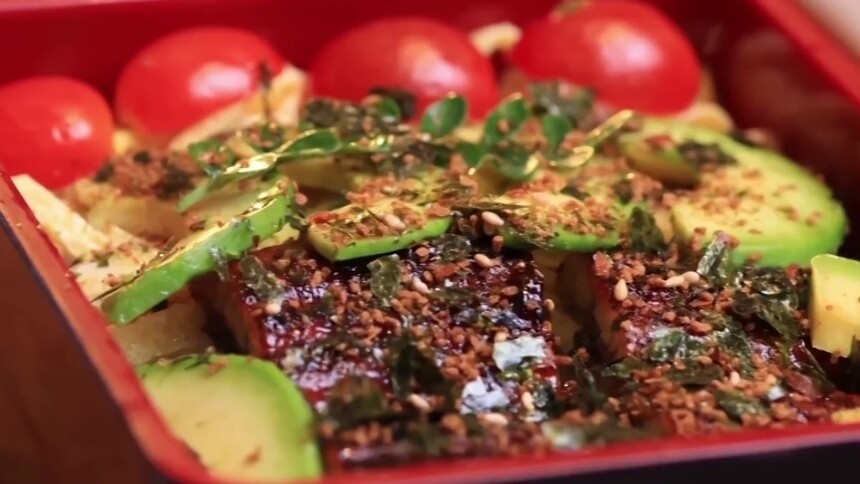 白露，蒲烧鳗鱼饭焦香细嫩、补血养虚：白露秋意渐浓 鳗鱼肥美正当食