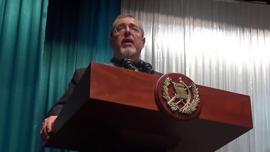 阿雷瓦洛宣誓就任危地马拉总统