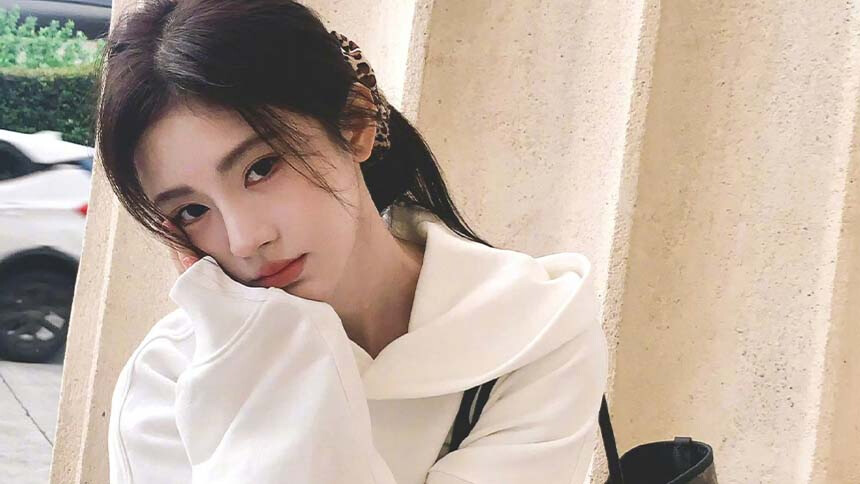 美出新高度！鞠婧祎晒九宫格营业照