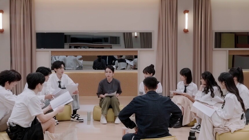 芒果新生班·搭档季 超长花絮第1期：秦海璐周一围带新生剧本围读 导演沙维琪亲临现场指导