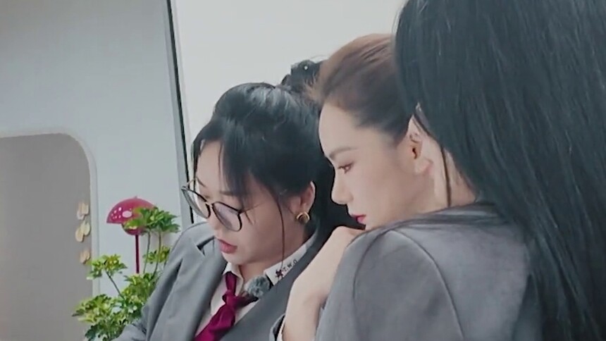 高智再现！李雪琴解题“锁”向披靡