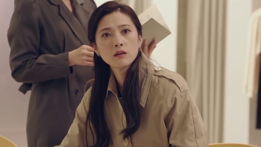 罗文慧为谋生计前往服装店应聘导购，罗文聪目睹全程直呼心疼