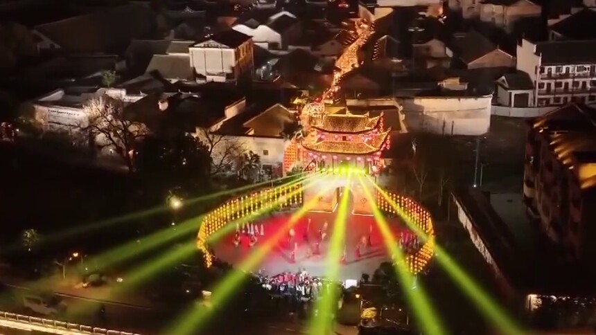 新春走基层·龙腾雪峰：黔阳古城赏游龙 安江镇上庆丰年