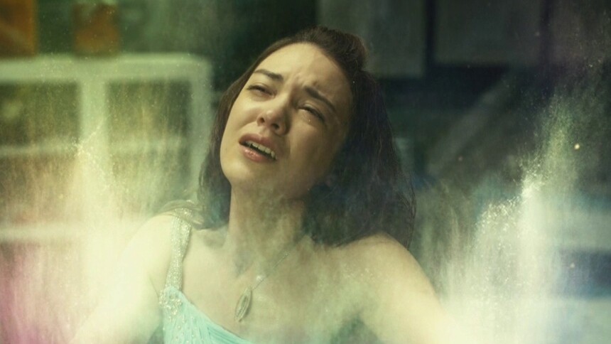 心机女整成闺蜜的样子 还要嫁给闺蜜男友