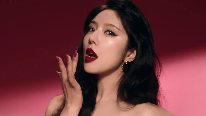 COSMO二公台前幕后大片：赵奕欢