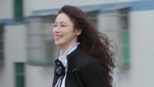 《灿烂的花园》5月23日看点：隆妮重返高家天台