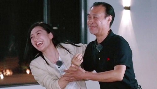 陶昕然“花瓶爸爸”首度现身？ 跃儿大写的开心