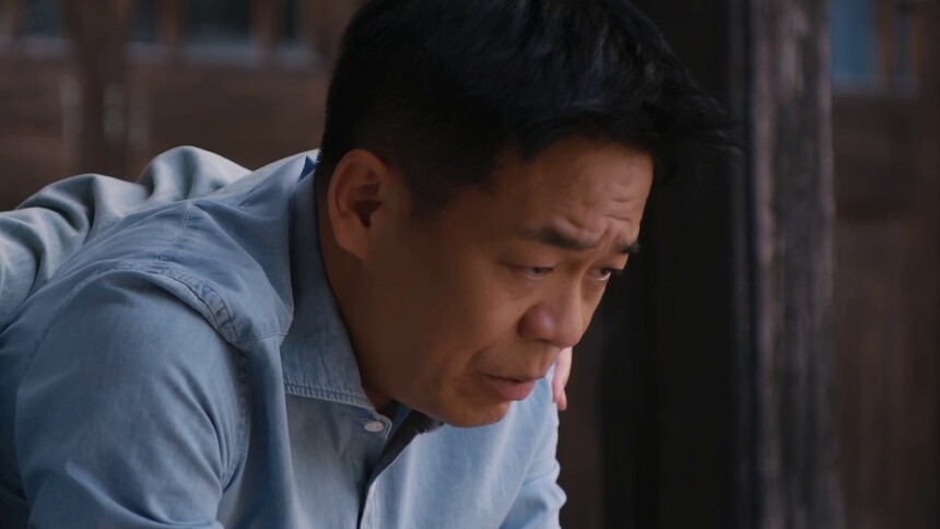 许梦心安慰贾浩文从哪里跌倒就从哪里爬起来