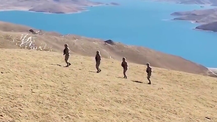 “空军红色地标巡礼”丨高山赞歌·新华社记者走进“甘巴拉英雄雷达站”