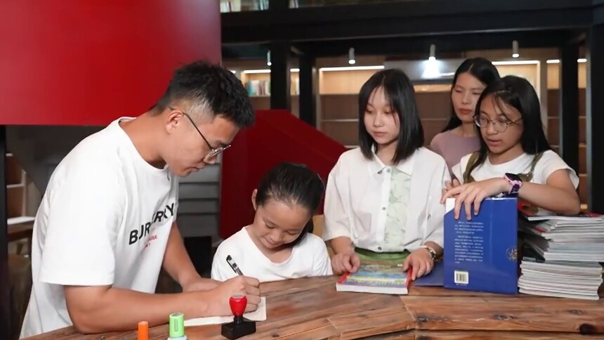 青田吴畲村：捐书免费住民宿