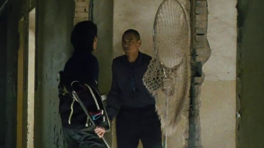 二郎私自放走野狗遭捕狗队问话