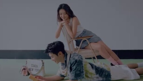 陈哲远梁洁七夕氛围感 硝烟散尽的世界触摸心中的温暖