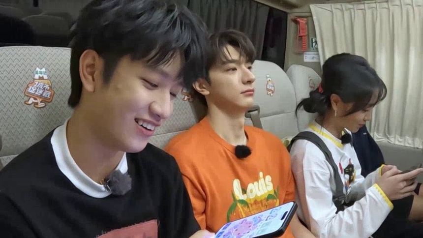 彩蛋：敖子逸谢可寅五子棋对决