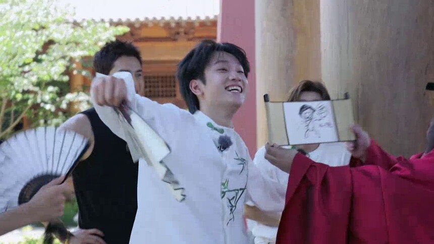 给你们露一手！翟潇闻画的敖子逸好抽象