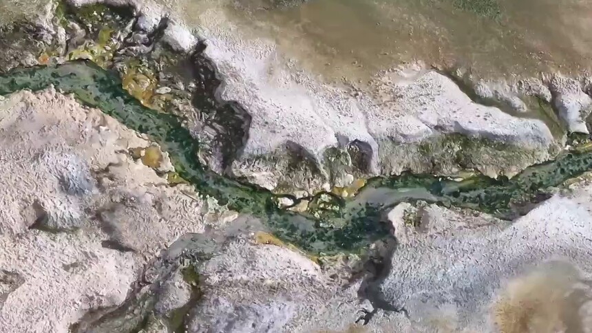 冰与火之歌：普若岗日冰原下的温泉河