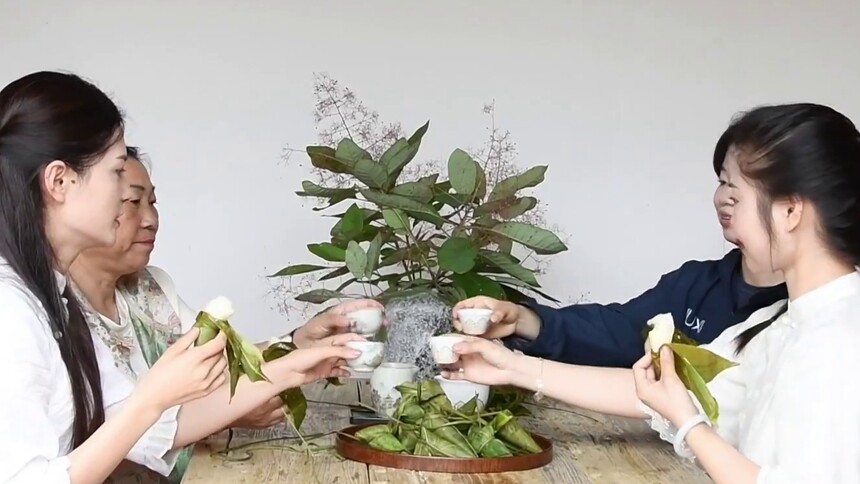 贵州余庆：苦丁遇上糯米 茶香邂逅粽香