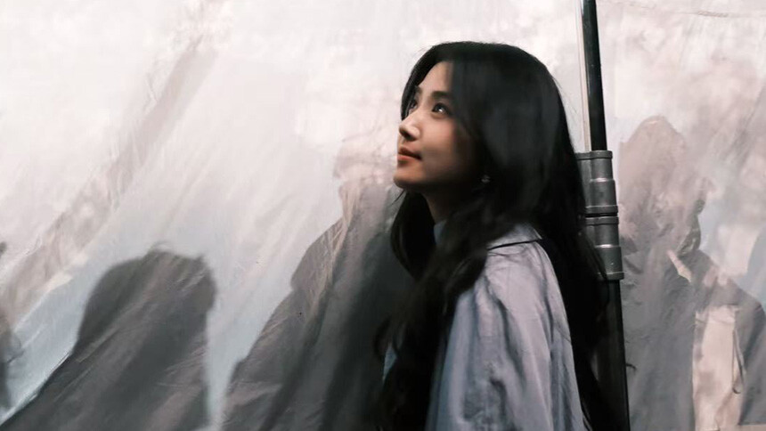 卢昱晓分享《轧戏》杀青照 片场互动氛围超好