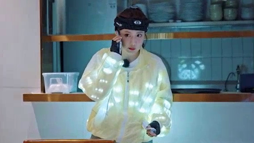 苏醒李艺彤梗王通话，充满了淡淡的幽默！