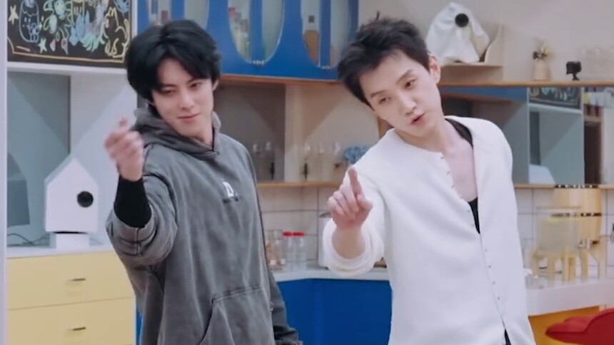 王鹤棣范世錡齐跳九万字