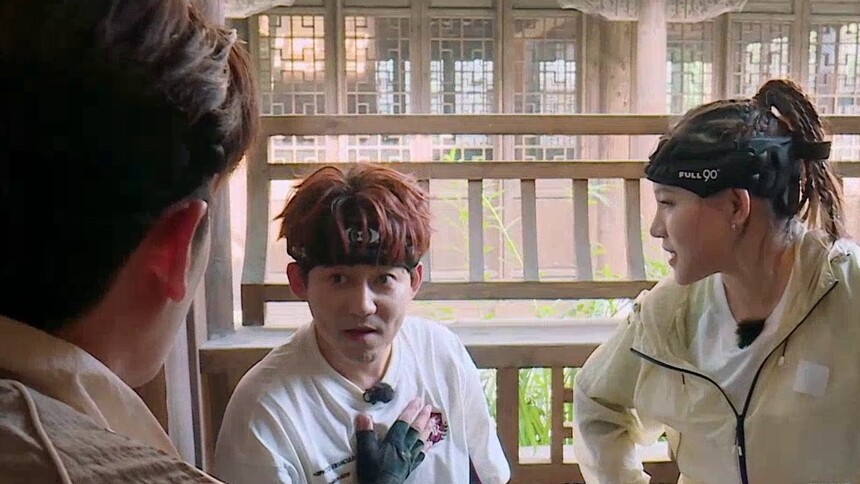 苏醒丞磊粤语加密对话，谢依霖当面被蛐蛐？