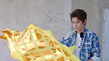 《中餐厅·非洲创业季》7月25日精彩看点：丁禹兮为揽客在街头舞龙 姜妍不慎切到手获众人安慰
