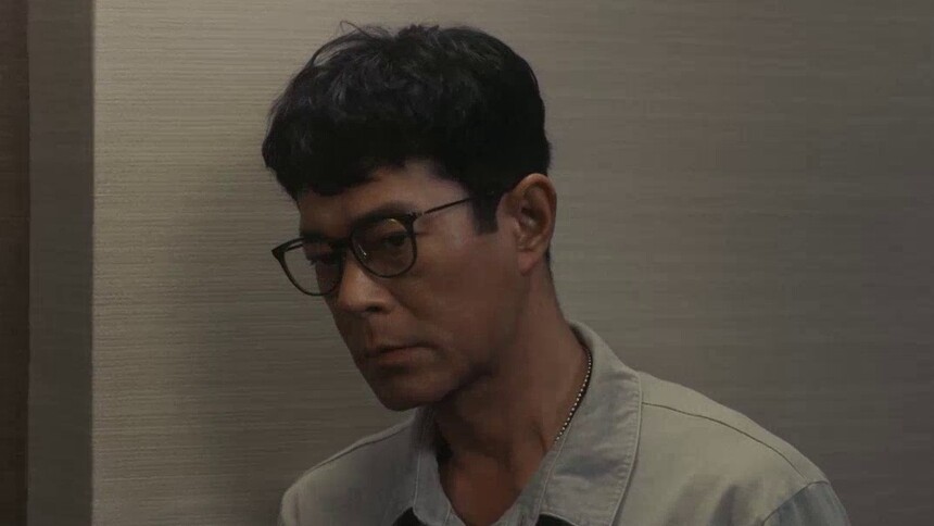侦探潜伏跟踪突然收获绿帽子