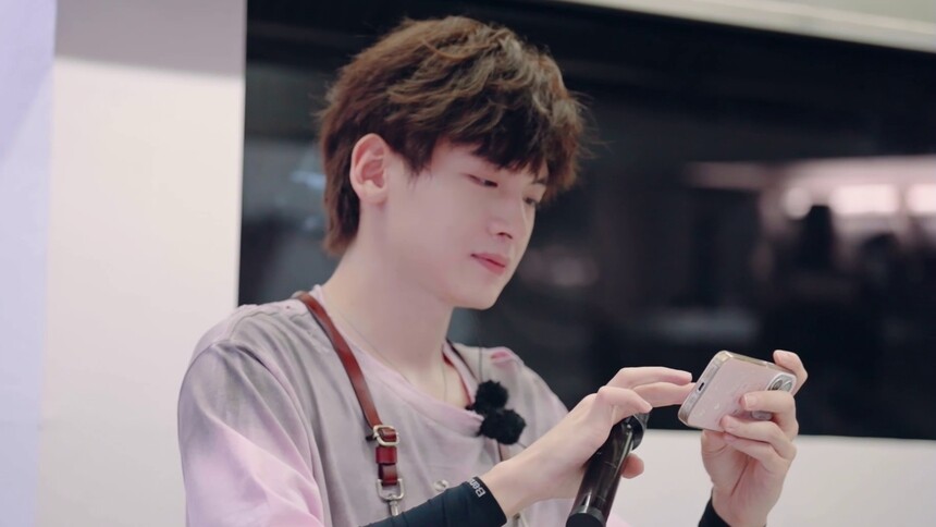 被“回忆杀”击中？翟潇闻再唱《情深深雨濛濛》