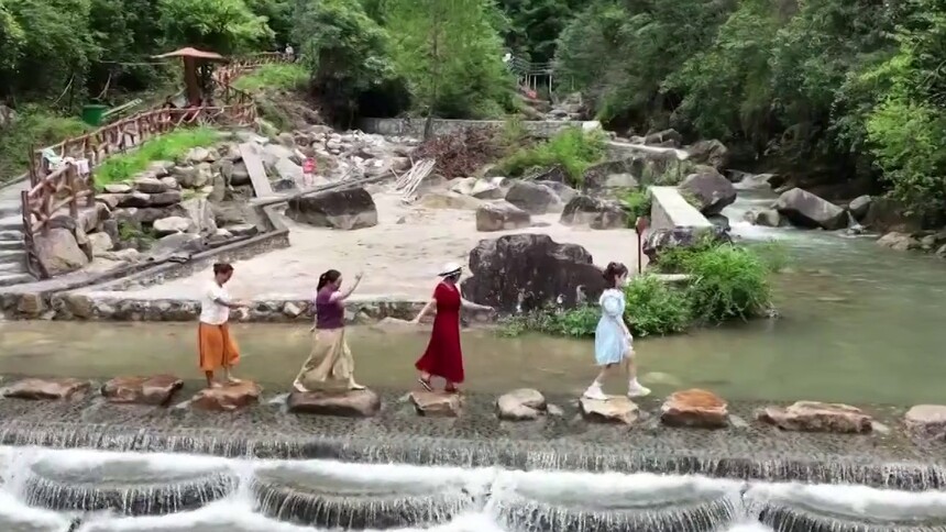 来湖南 清凉一夏 桂东：23℃“天然空调” 催热文旅经济