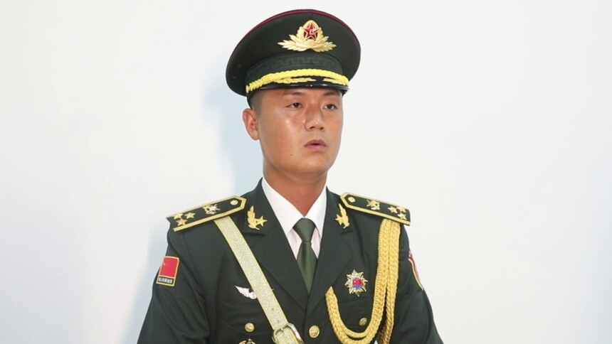 抗战胜利80周年阅兵活动国旗手石斌