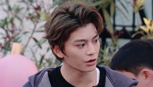 丁禹兮霸总附体！超酷为客人买单