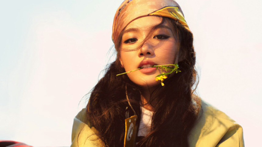 卢昱晓工作室分享拍摄花絮 造型多样魅力十足