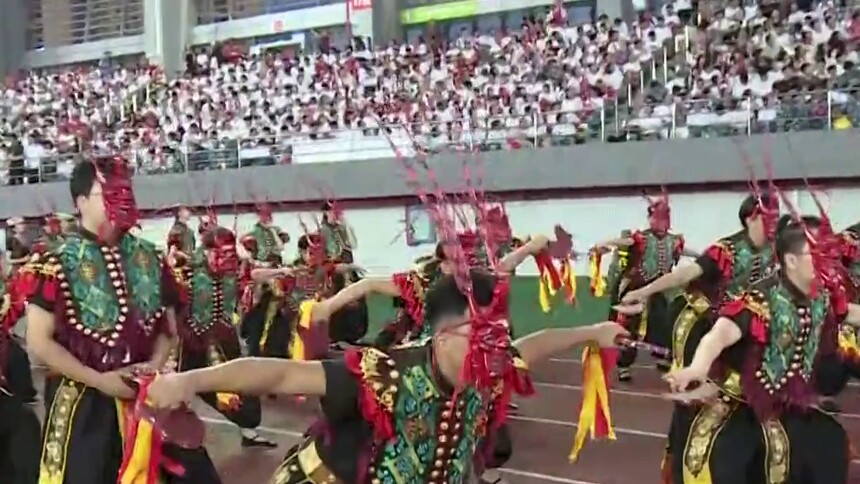 等开“张”VS“永”者胜 连线记者王妍：国际范+民族范 赛前表演精彩纷呈