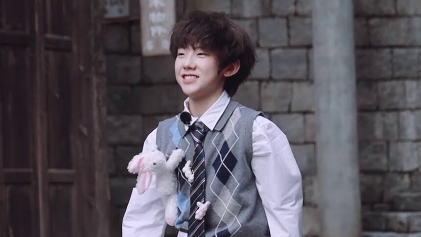 张嘉懿10后小白兔上新