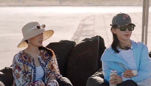 龚俊李沁齐助力 陈数勇敢挑战滑翔伞