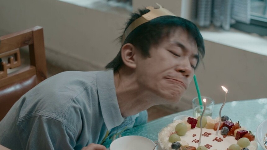 外婆组局帮孙子刘春和过生日