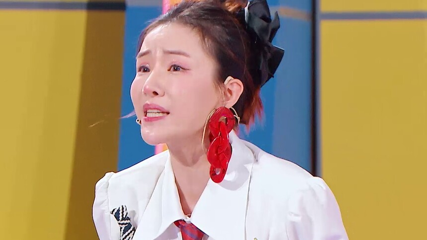 李佳芮表面辩论实则嗑糖