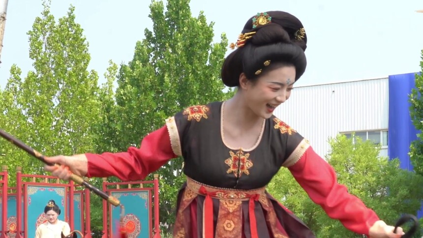 《国色芳华》花絮：县主挥杆马球首秀 又飒又美大展身手