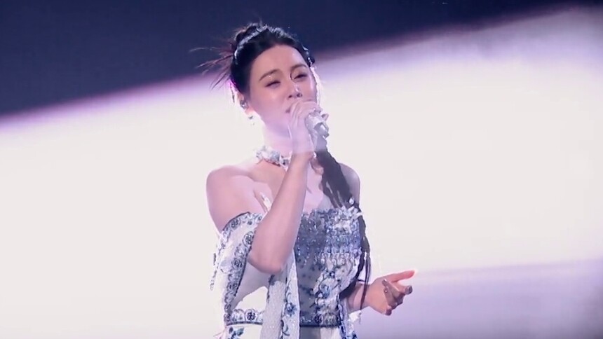 纯享：唐艺《月亮照山川》