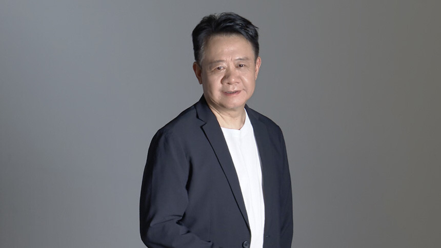 《再见爱人5》海报侧拍：刘擎西装造型睿智沉稳