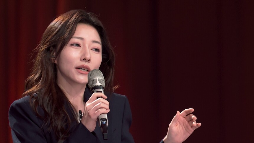 纯享：张璐涵贴脸演唱《左手指月》 萨顶顶保持苹果肌扁平失败