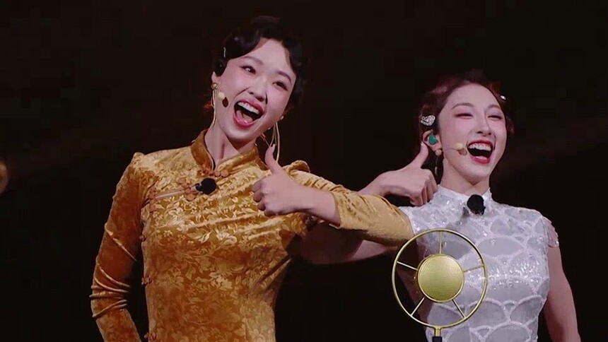 纯享精华版：《一见你就笑》张小婉/管乐