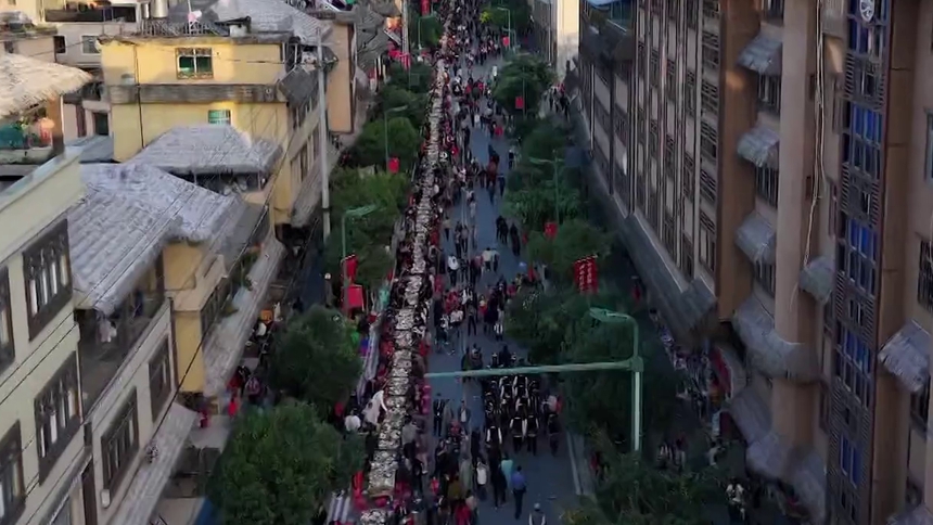 3000桌 近5公里！云南绿春万人长街古宴庆丰收